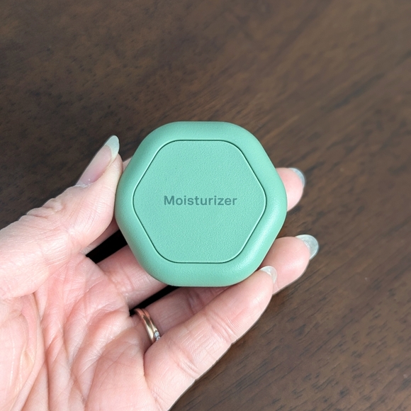 Cadence | Travel Skincare Set - Picture 4 of 7